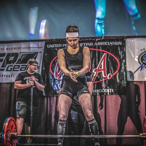woman at powerlifting competition